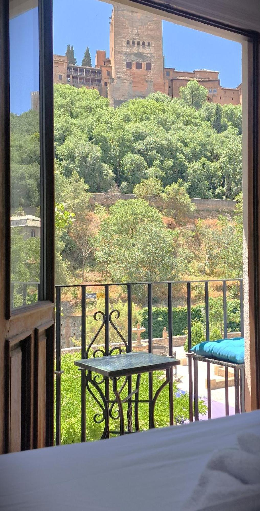 The Nasrid Palace From Your Bed ! Granada Dış mekan fotoğraf